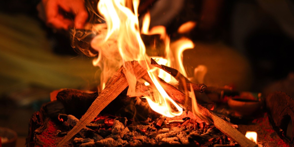 Perform Traditional Hindu Rituals with a Pandit