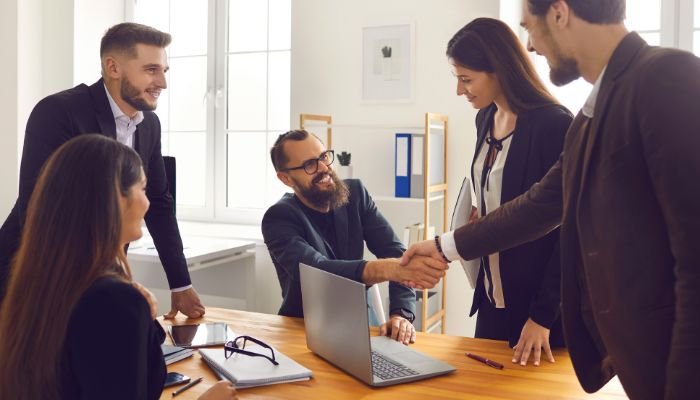 Apply for Jobs in UAE with Best Hiring Companies - JobFii