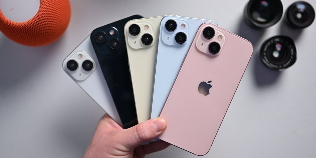 Sinh năm 1988 mua iPhone 15 cũ màu gì?