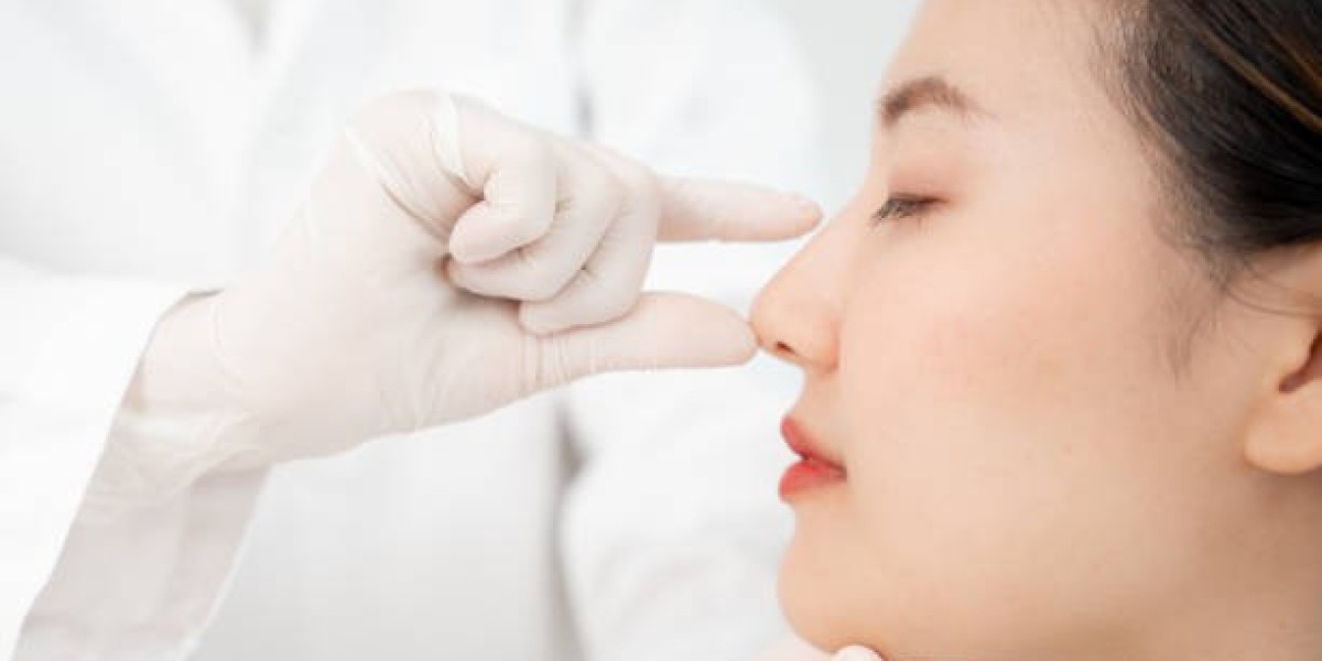تعرف على مراحل جراحة تجميل الأنف في الرياض