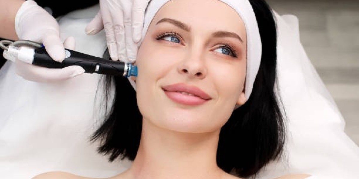 HydraFacial in Riyadh for Men: Refresh Your Loo