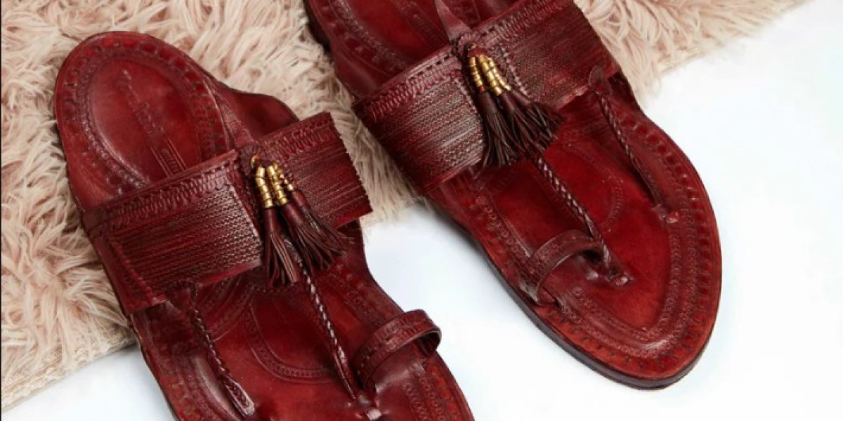 Korakari Classic Burgundy Men’s Kolhapuri – Tim