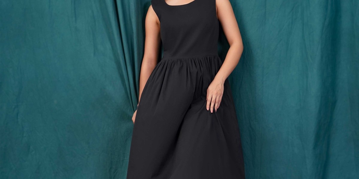 Top Trends in Western Dress for Girls in Pakist