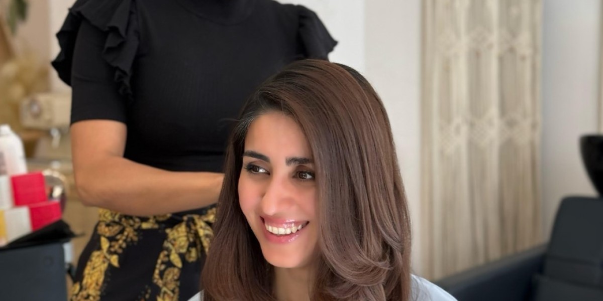 Transform Your Look with the Top Hair Colorist