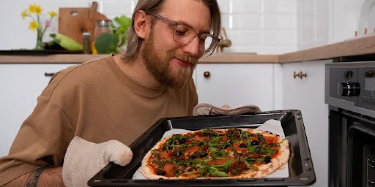 How Long Can Pizza Last in the Fridge?