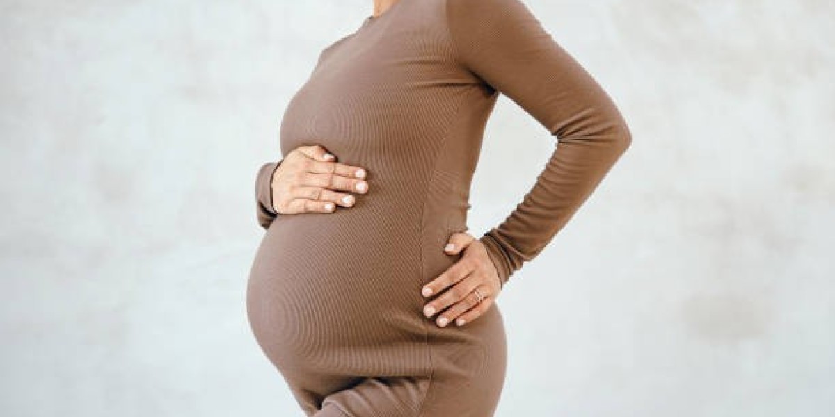 Comfort Meets Confidence: The STRETCHSUIT Mater