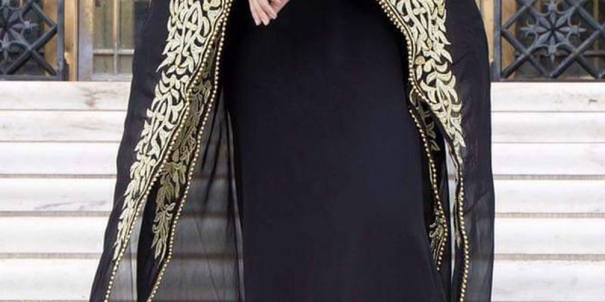 Modern Kaftans in UAE: A Guide to Modest Wear,