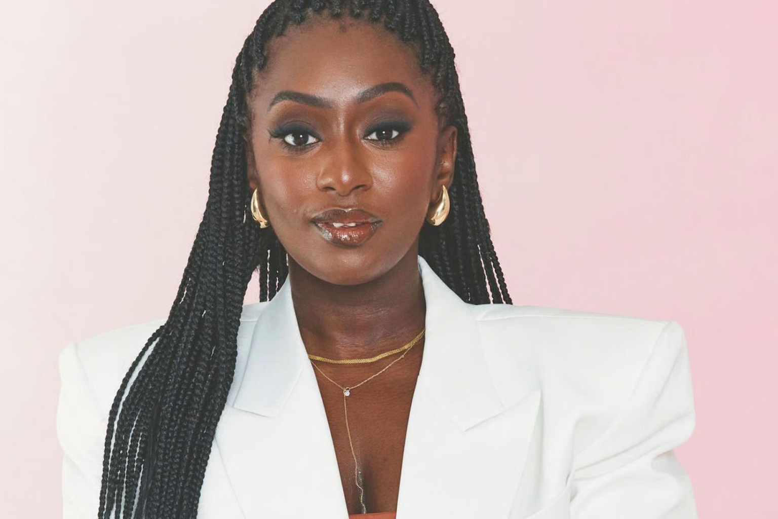 Ami Colé Shuts Down After Raising $3M: What Happened to the VC-Backed Beauty Brand? - Elevateicons