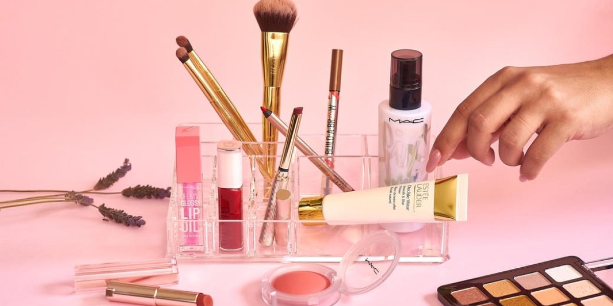 Discover the Best Makeup Salon in West Delhi