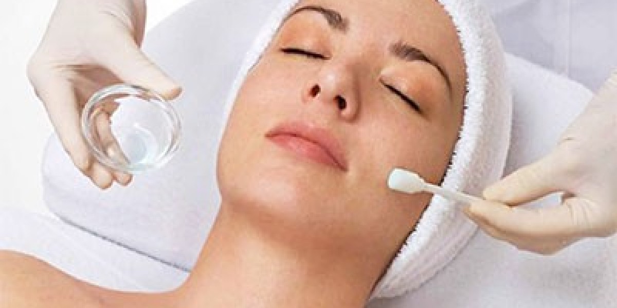 What Dermatologists Say About Skin Whitening Tr