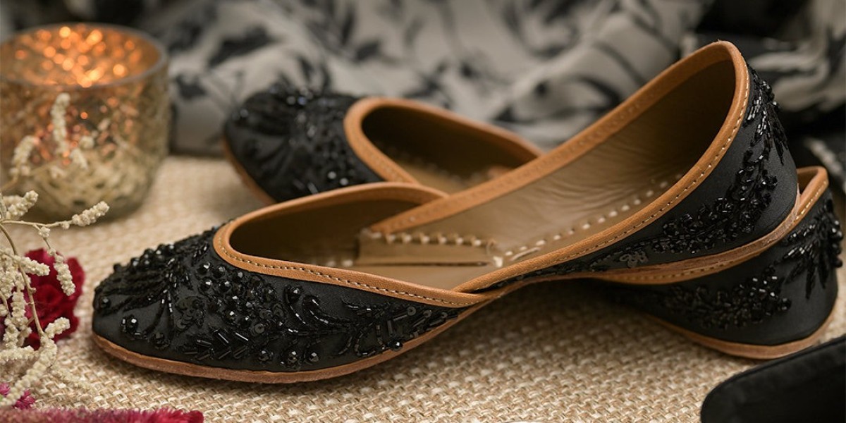 Shop Authentic Juttis Online for Every Occasion
