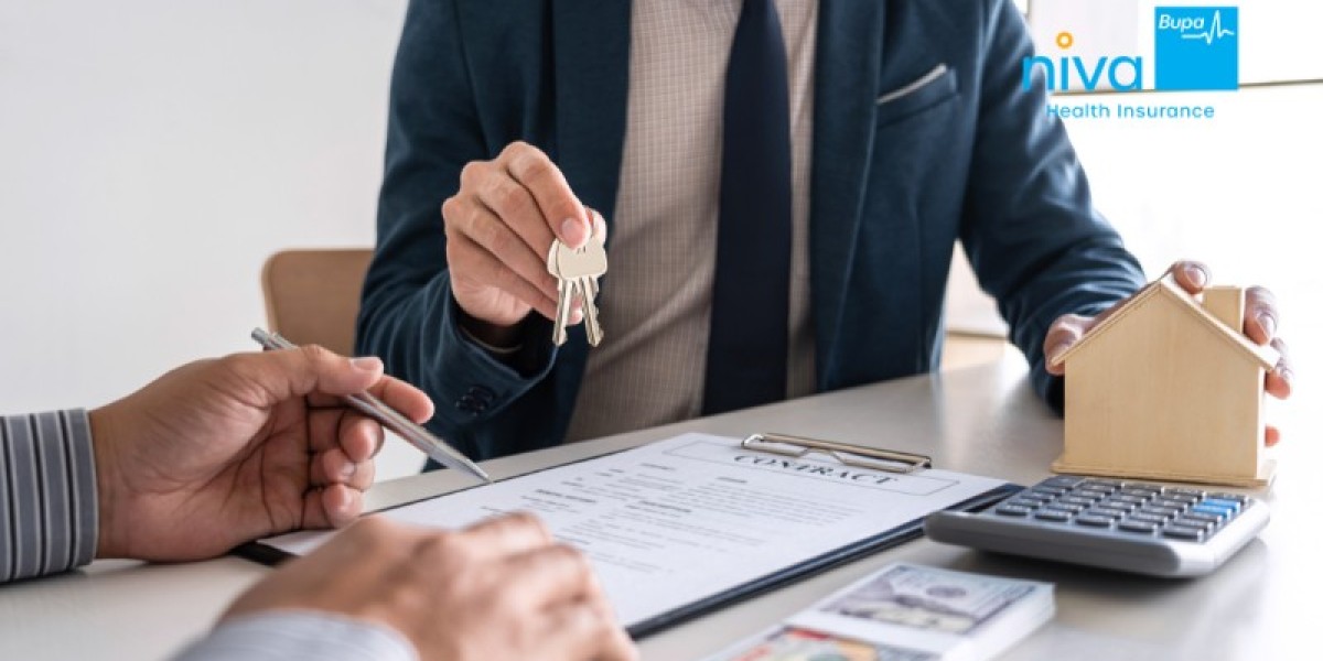 Insurance Seller: Role, Skills, and How to Star