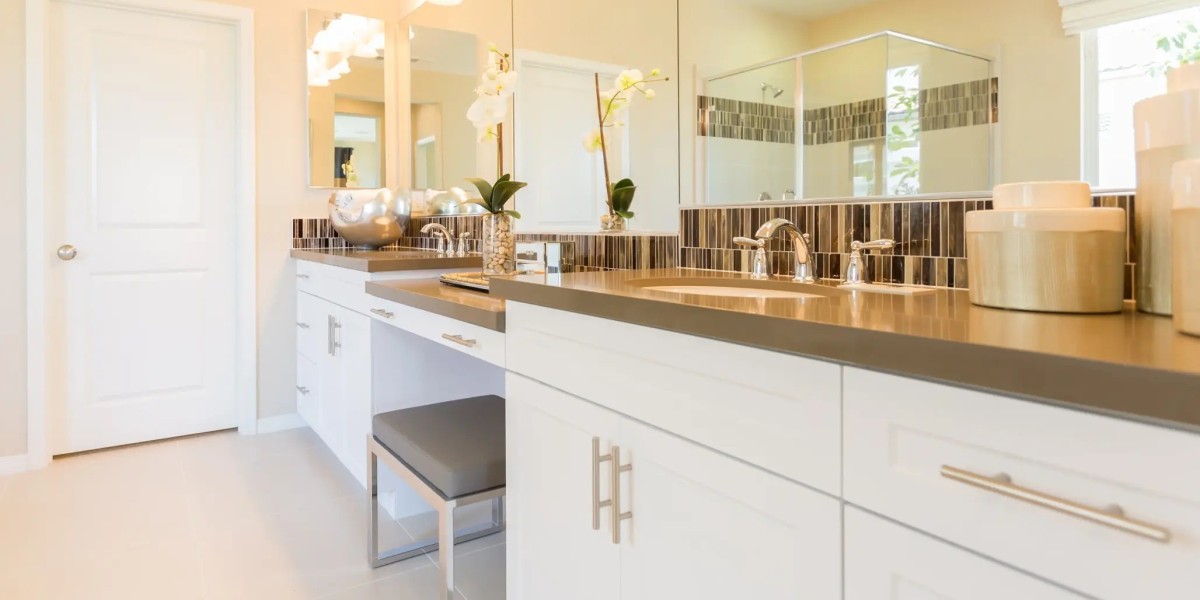 Exquisite Custom Kitchen Cabinets in Oakville