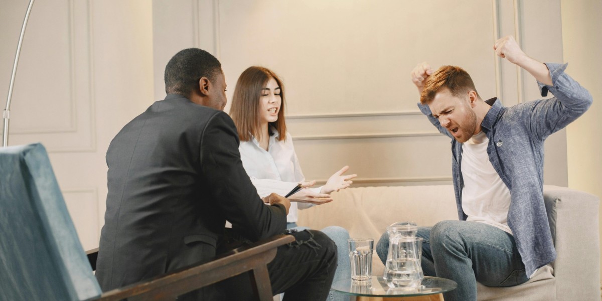 How Psychotherapists Help Strengthen Relationsh