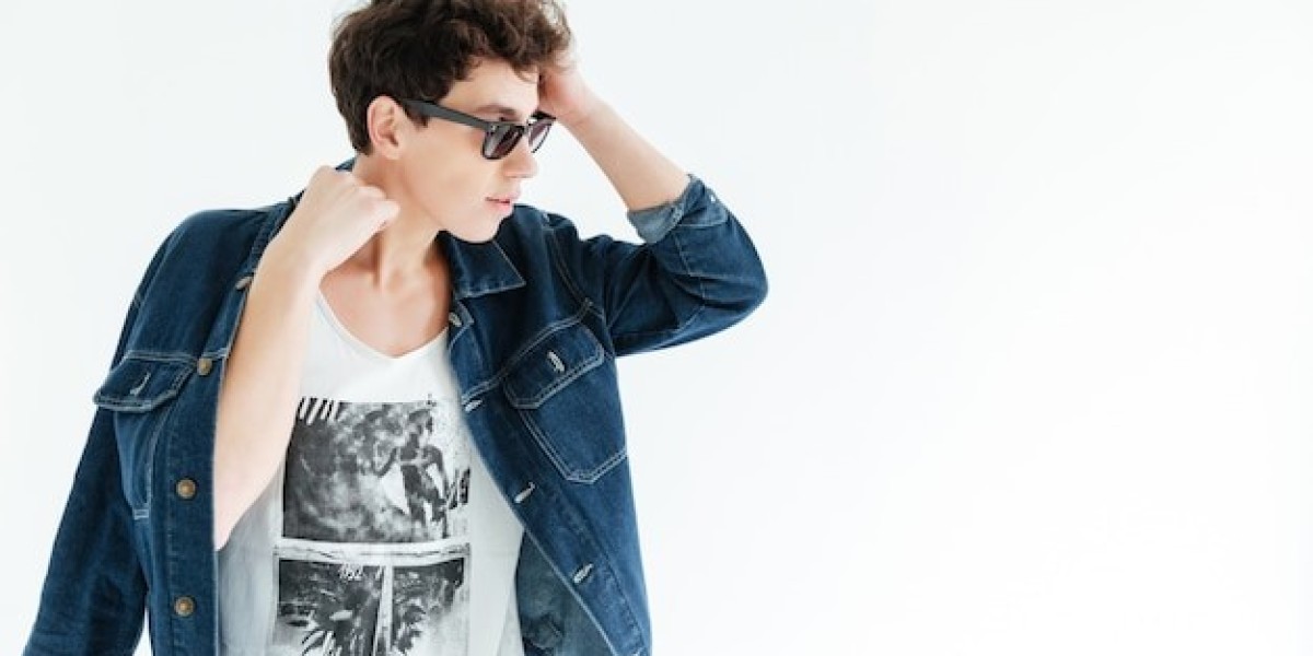 Men’s Graphic Tops Styles to Elevate Your Look