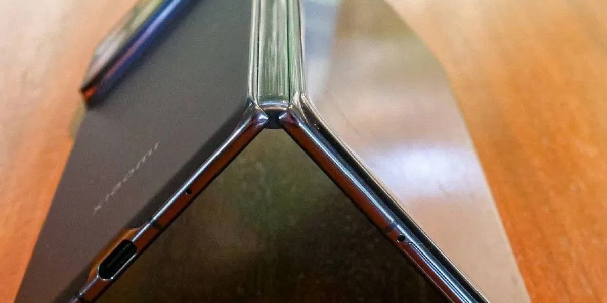 Chọn màu Xiaomi MIX Fold 4 hợp tuổi Thìn