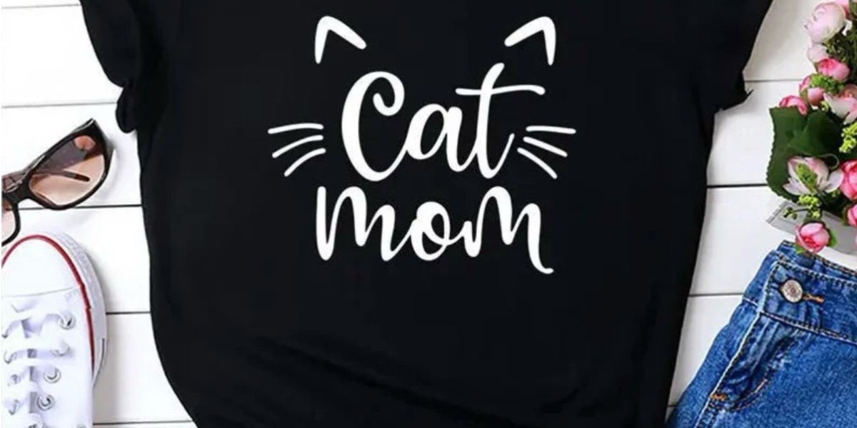 How Fashion and Passion for Cats Perfectly Come