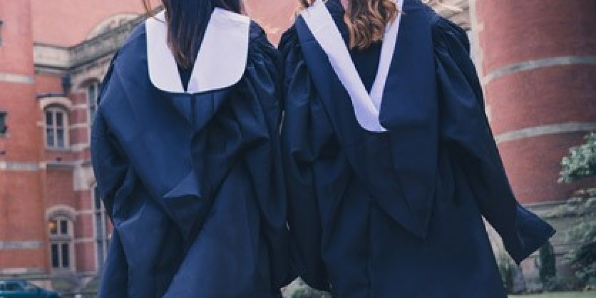 How to Style Your UK University Graduation Gown