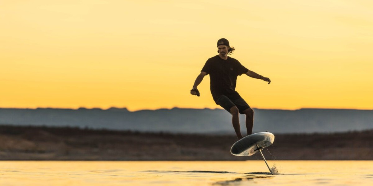 How Lift eFoil Lessons in Muskoka Can Boost Your Water Confidence