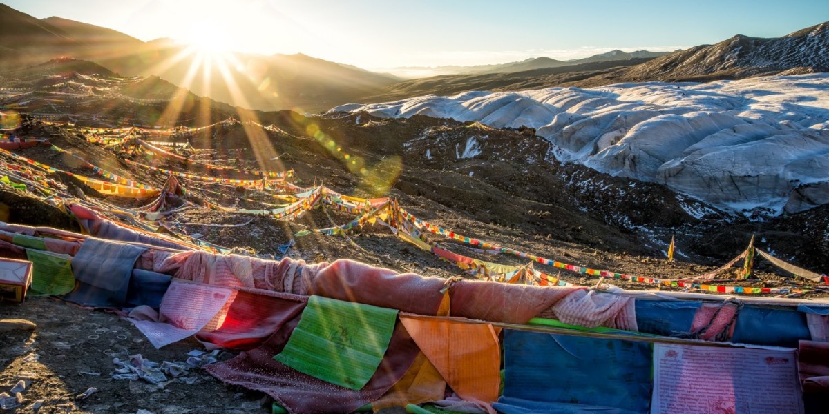Sikkim Tour Packages: Your Guide to the Himalay