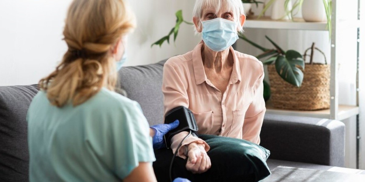 Choosing the Right Senior Personal Care Service