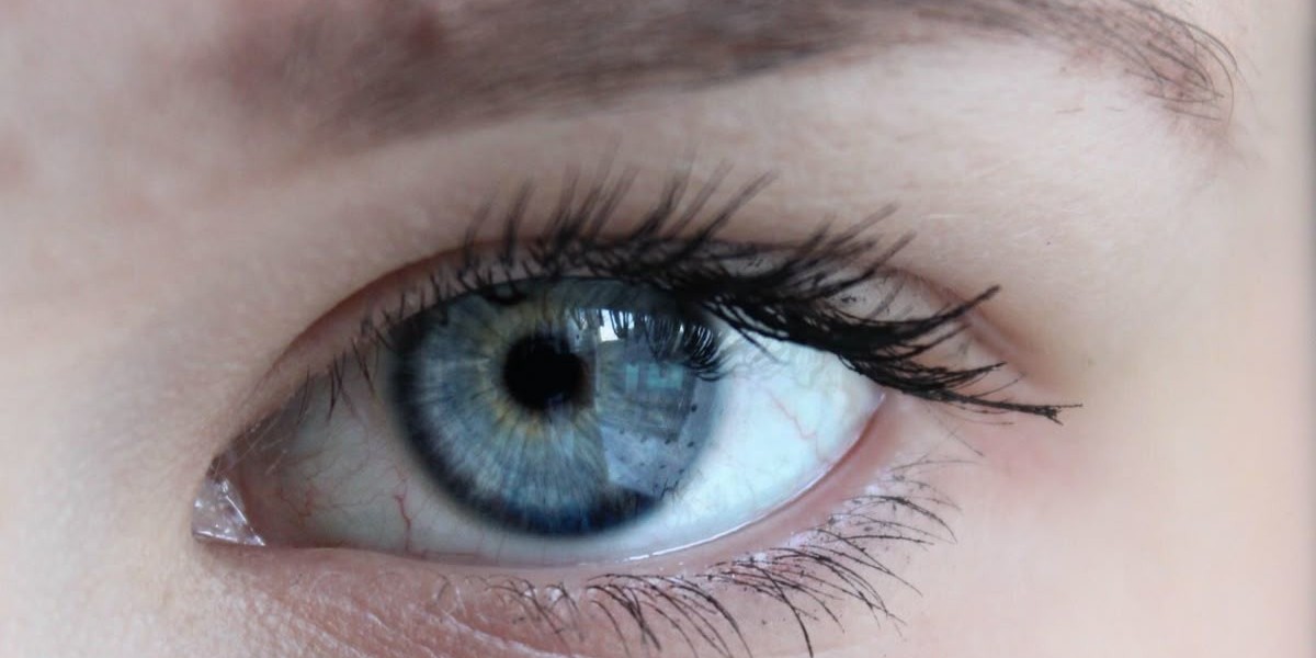 Eyelid Surgery Recovery in Riyadh