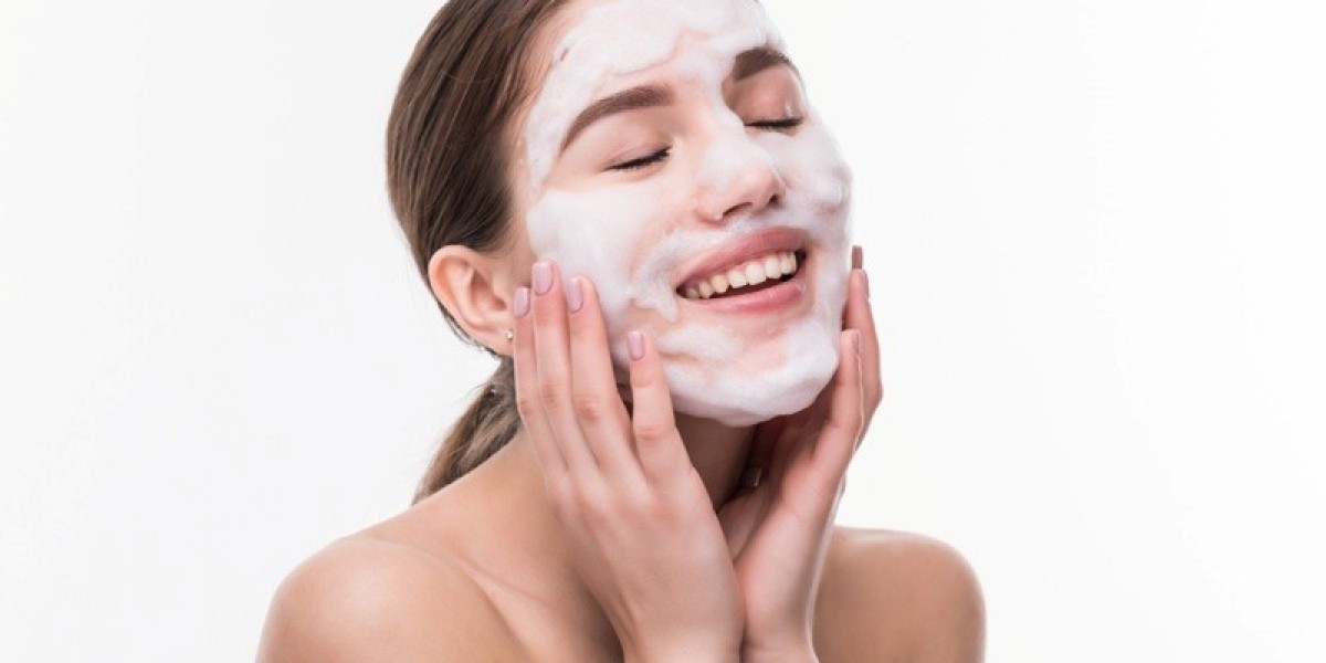 Youthful Glow Face Wash for Fine Lines