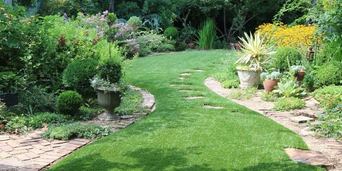 Why Artificial Grass Is Perfect for Pet Owners