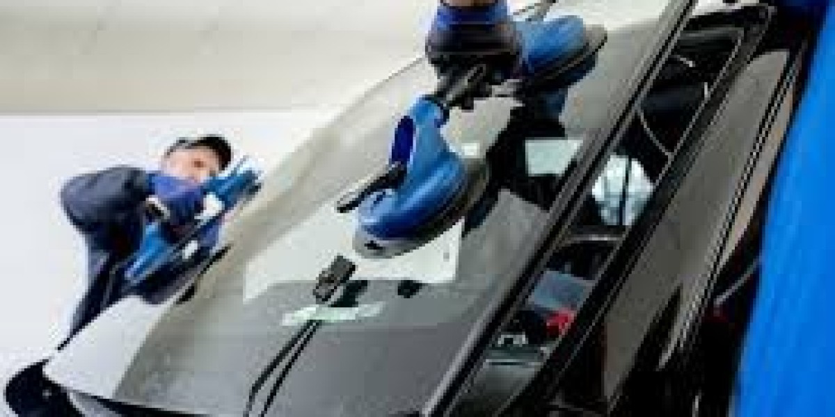5 Signs You Need Immediate Glass Repair Service