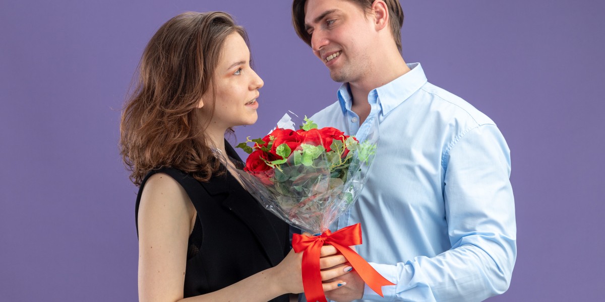 Which Romantic Hampers Are Perfect for Couples