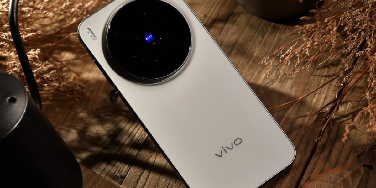 Sinh năm 1998 mua Vivo X300 màu gì