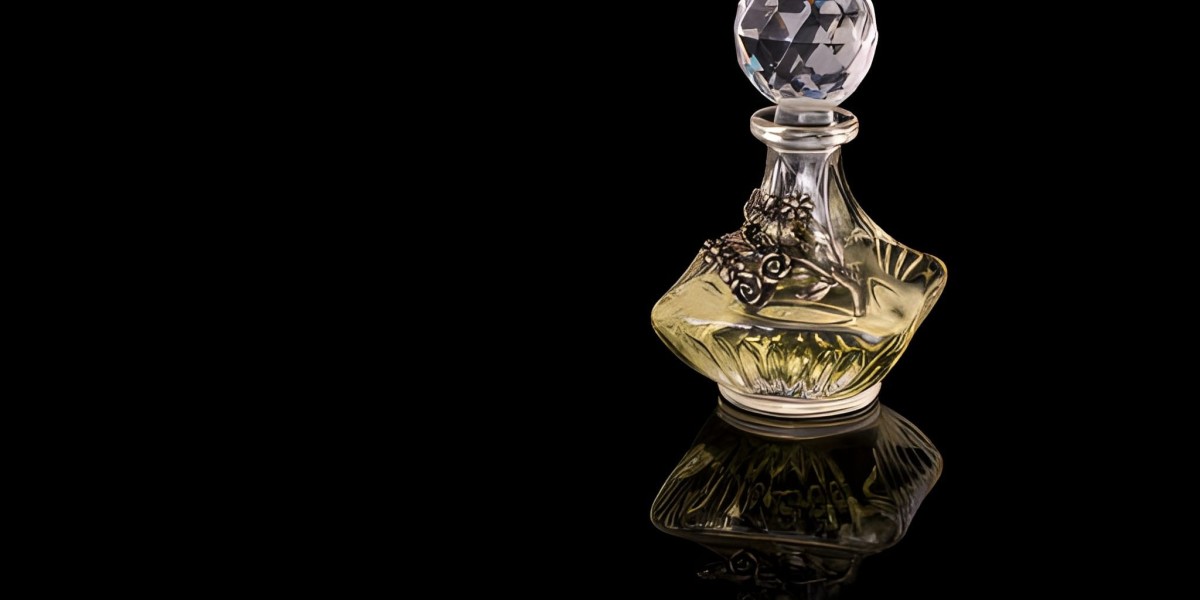 Best Oud Fragrances 2025: A Guide for Perfume