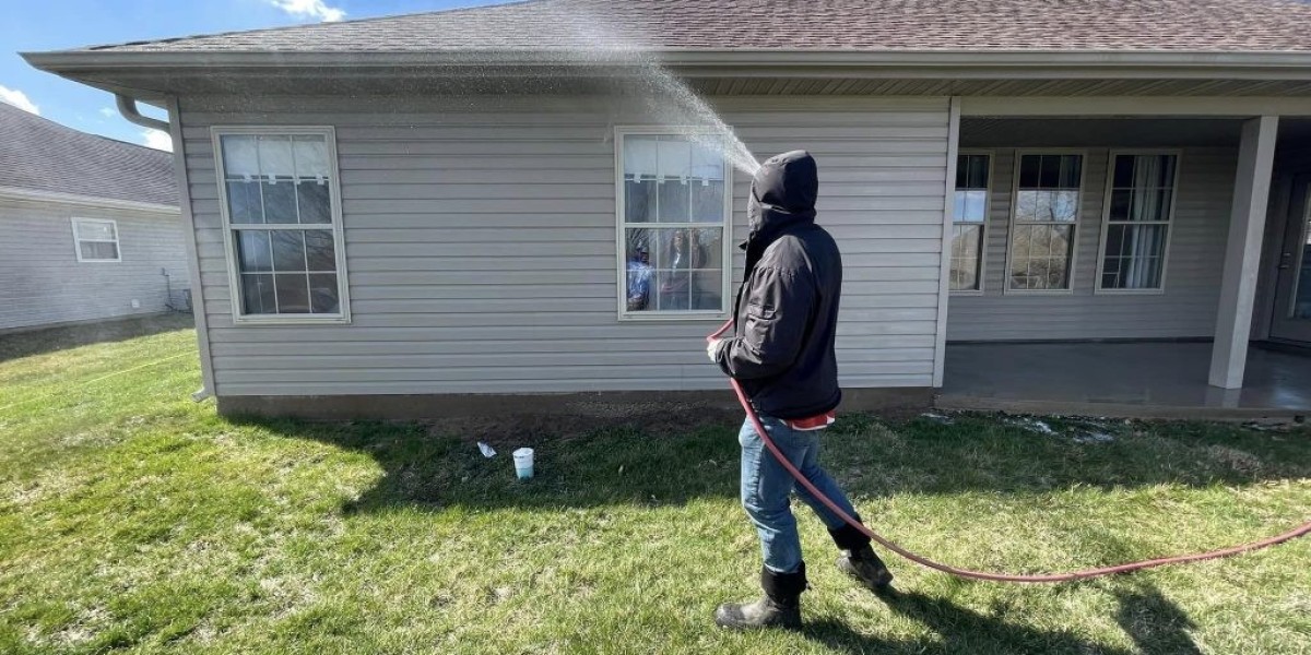 Fence Cleaning: Restore Beauty and Longevity to