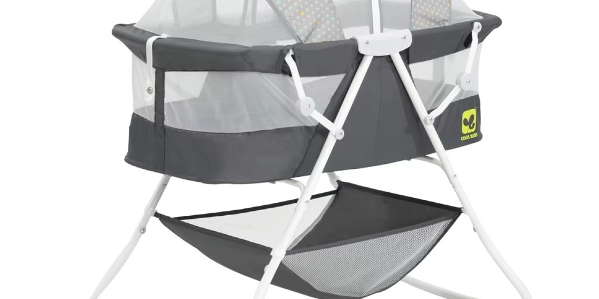 Why a Portable Baby Bassinet Is Great for Trave