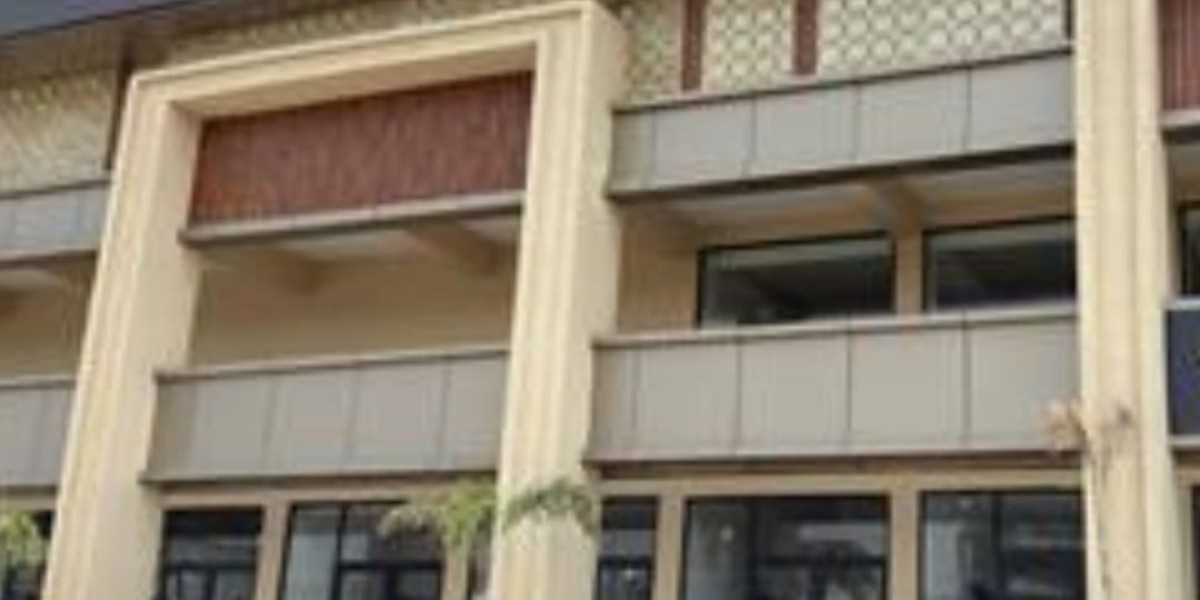 Showroom for Sale in Lucknow - Investment in th