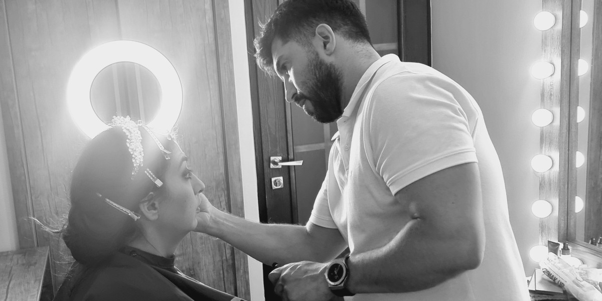 Transform Your Look at the Premier Puerto Banús