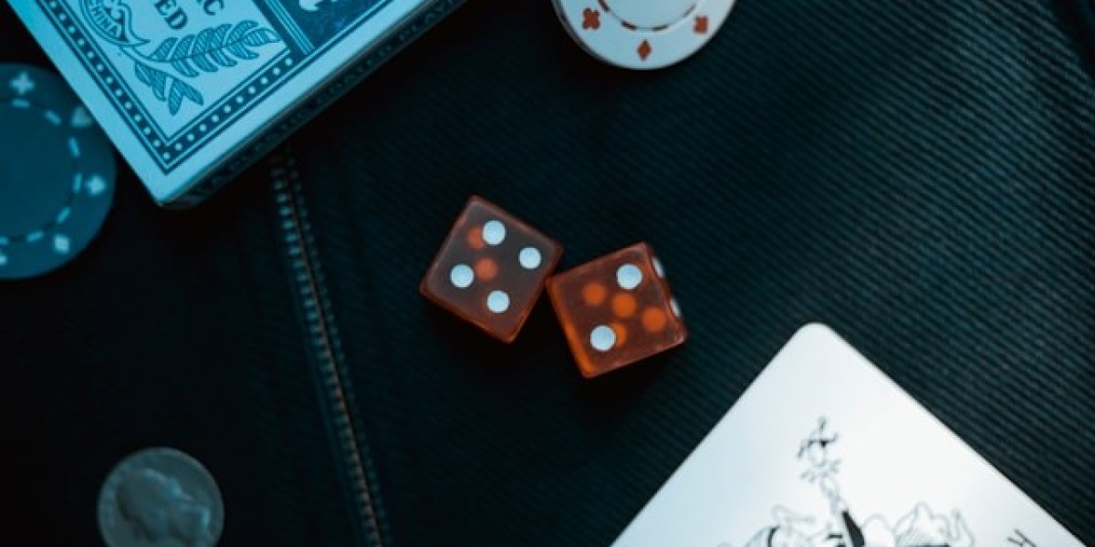 Trik Tersembunyi Domino QQ: Cara Menguasai Meja