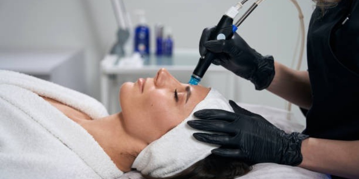 How Hydrafacial in Riyadh Enhances Your Natural