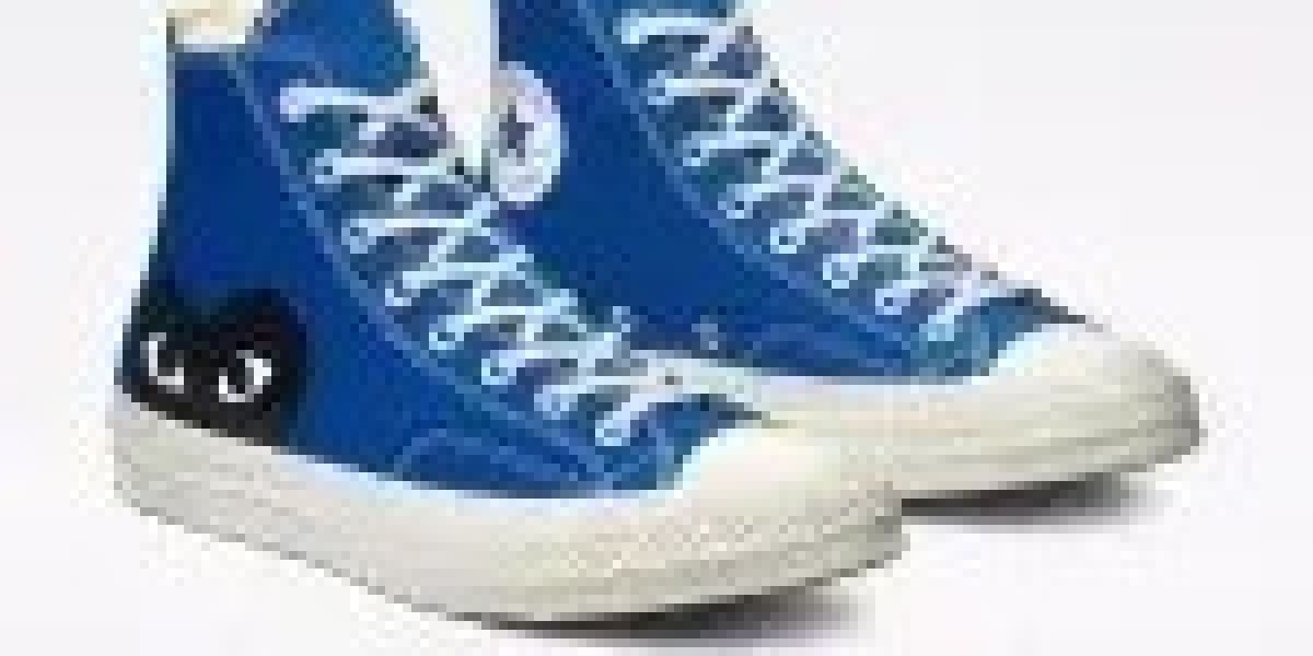 Comme des Garçons Converse: Classic Design With