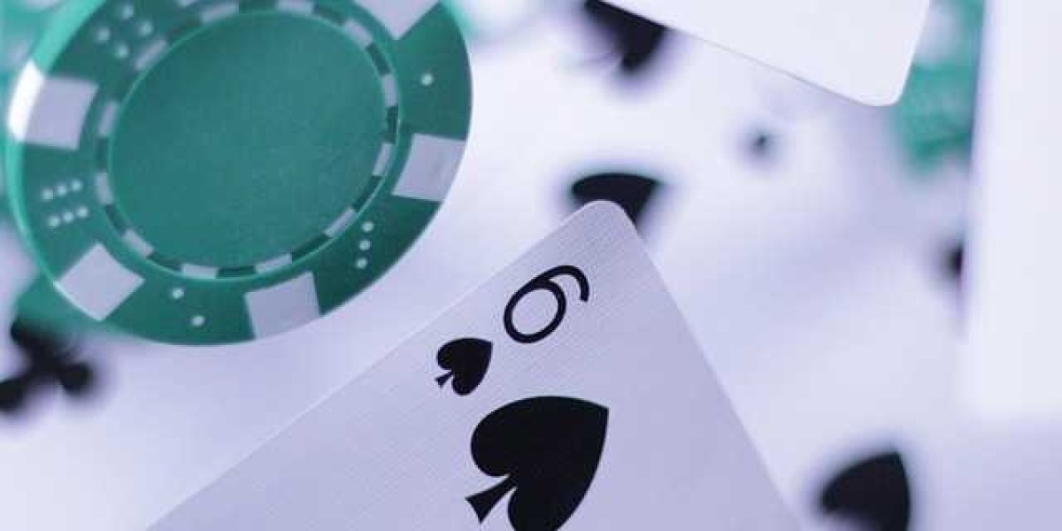 The Enduring Appeal of Card Games in the Digita