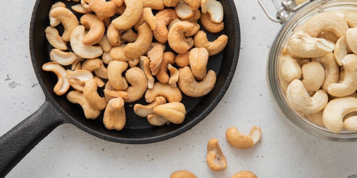 Wholesale Cashews Price in Pakistan: A Buyer’s