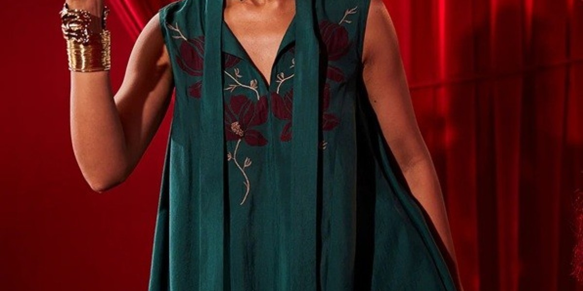 Sophisticated Ladies Dress for Party Occasions