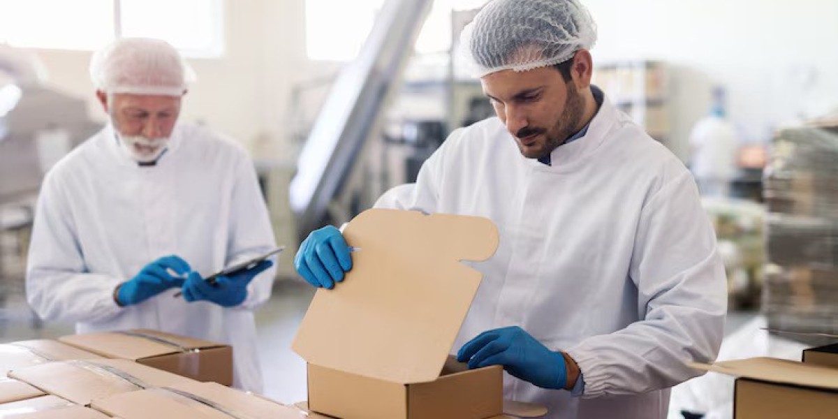 Top Benefits of Using a Small Mailer Box for Sh