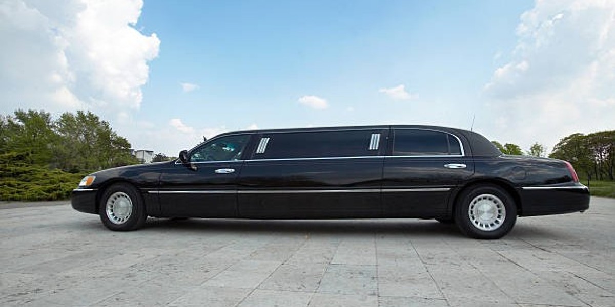 Toronto Prom Limo Rides for Unforgettable Night