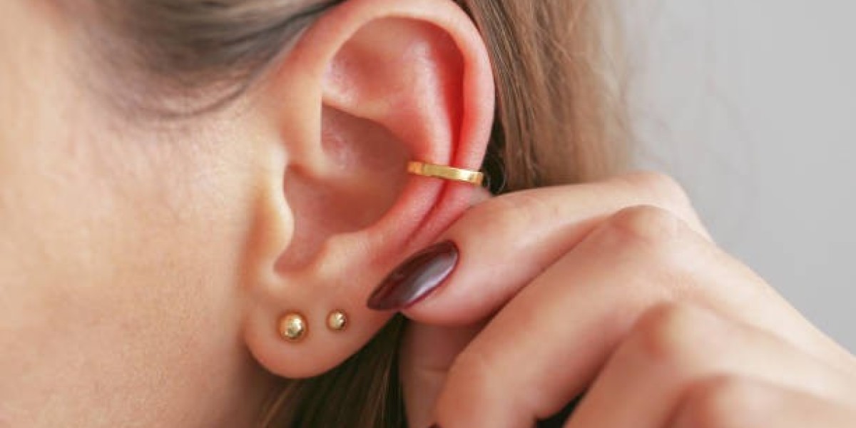 How to Find the Best Ear Piercing Salon with a