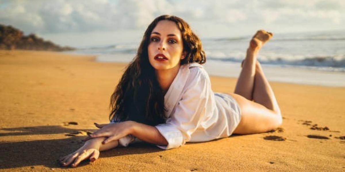 photoshoot in the beach  ,  beach boudoir