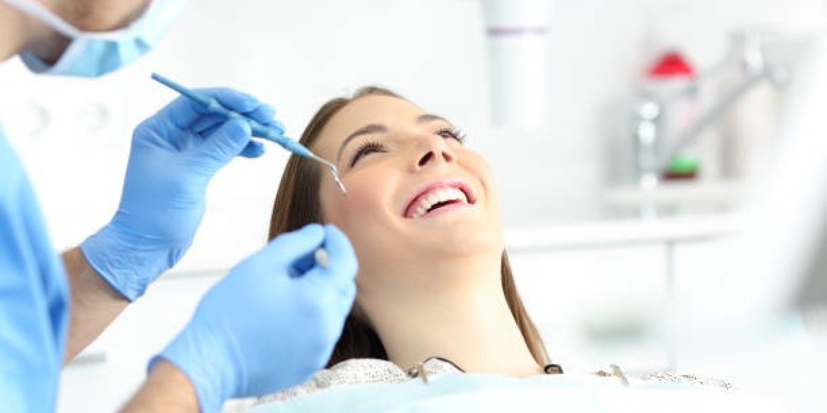 How Does a Dentist Combine Tooth Replacement an