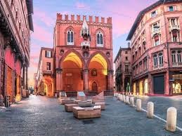 is bologna worth visiting Profile Picture