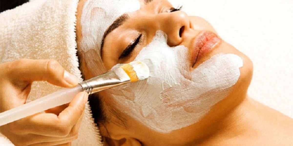 Facial Treatment In Dubai: Anti-Aging Focus