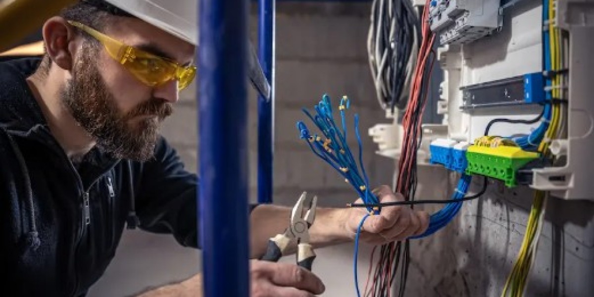 Key Features of Industrial Electrical Panels:
